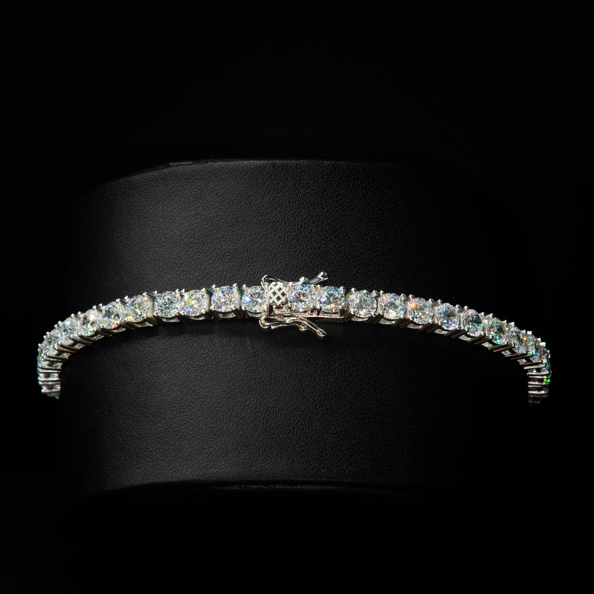 Tennis bracelet