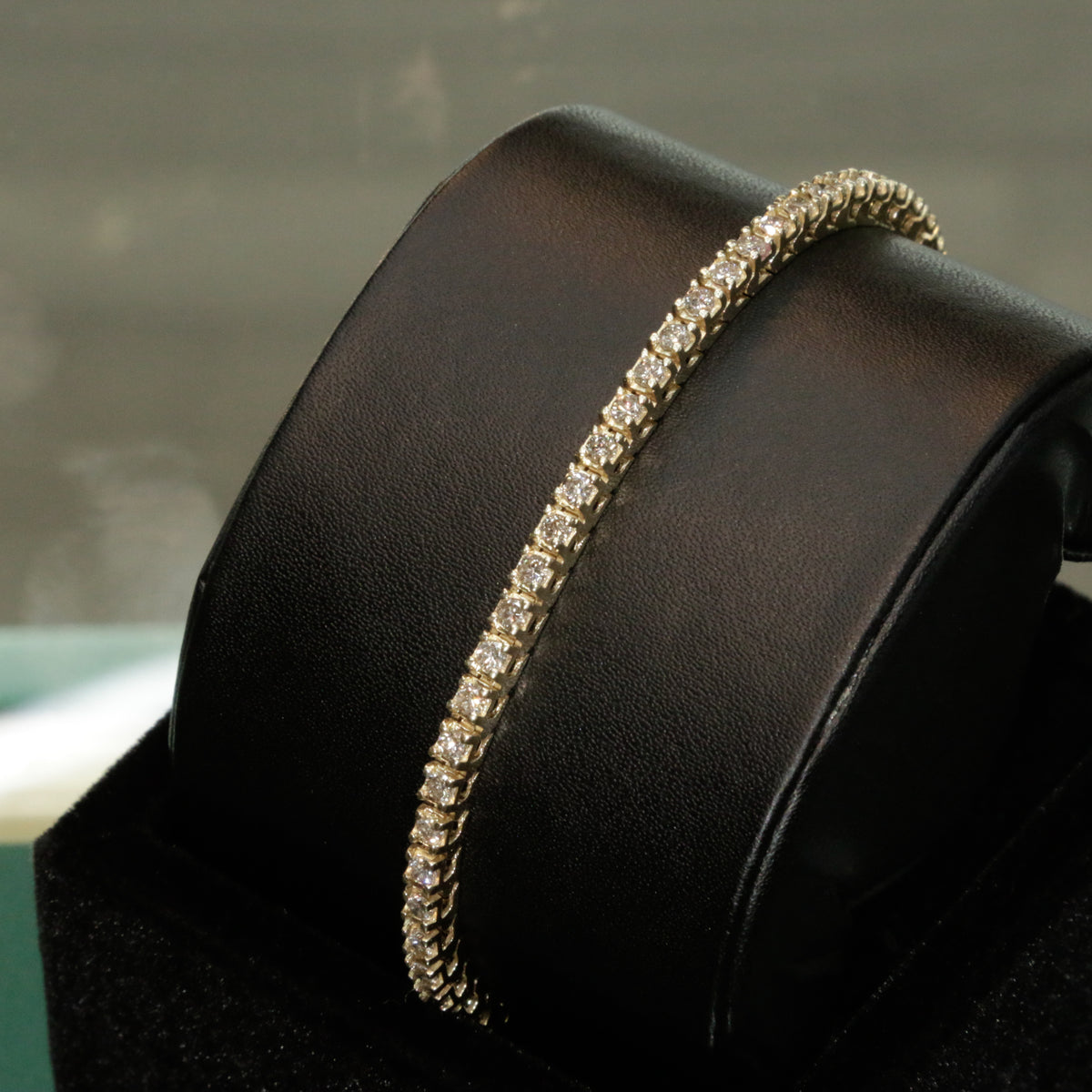 14K Gold Natural Diamond Tennis Bracelet 7.25 Inches