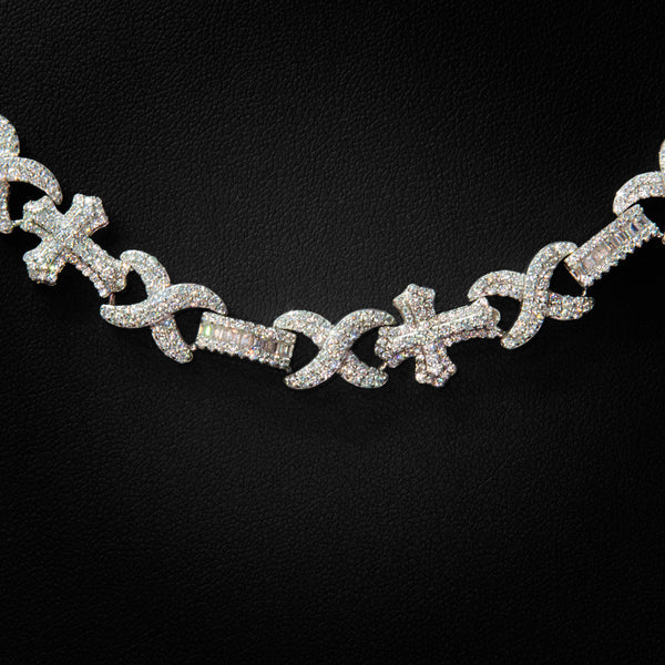 VVS Moissanite Infinity Cross Baguette Link