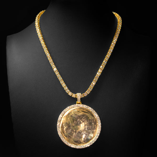 VVS Moissanite Round Photo Pendant in Yellow Gold (Free Picture)