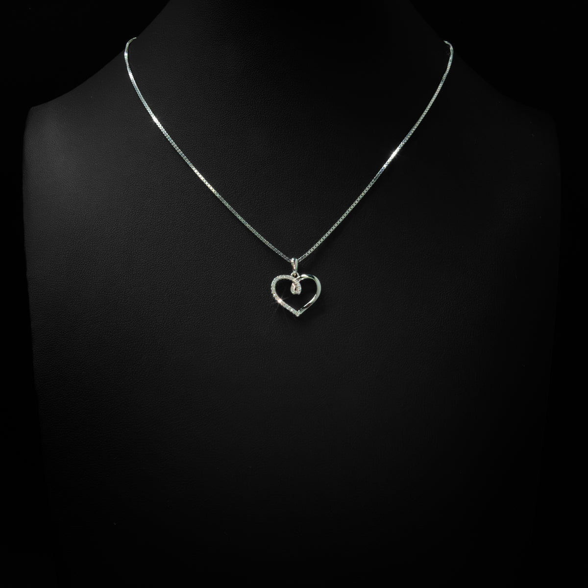 Moissanite Half & Half Heart Pendant & Box Chain