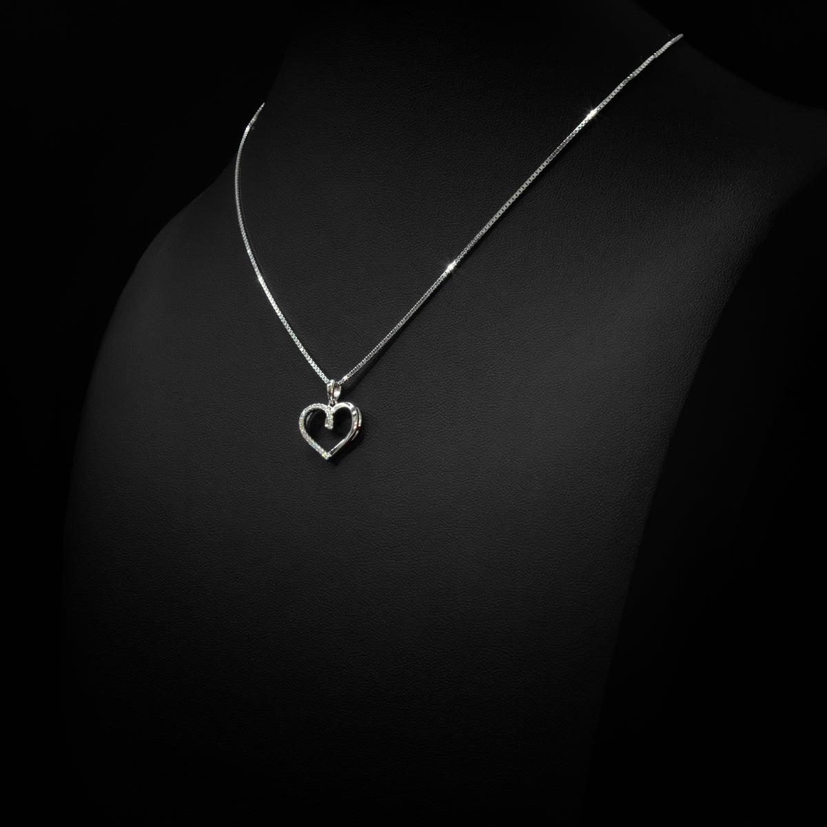 Moissanite Half & Half Heart Pendant & Box Chain