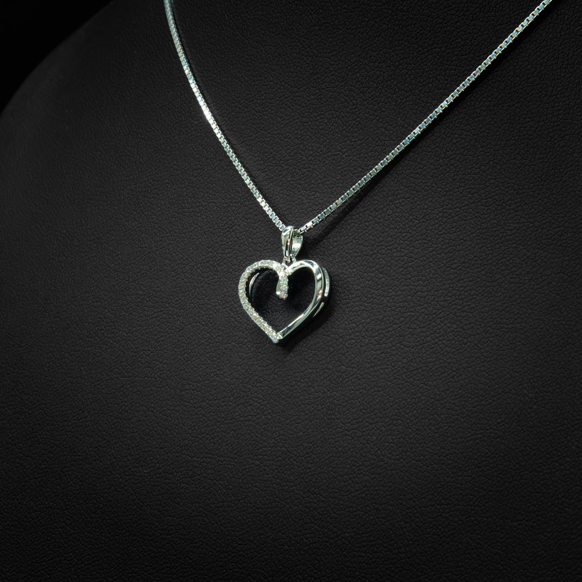 Moissanite Half & Half Heart Pendant & Box Chain
