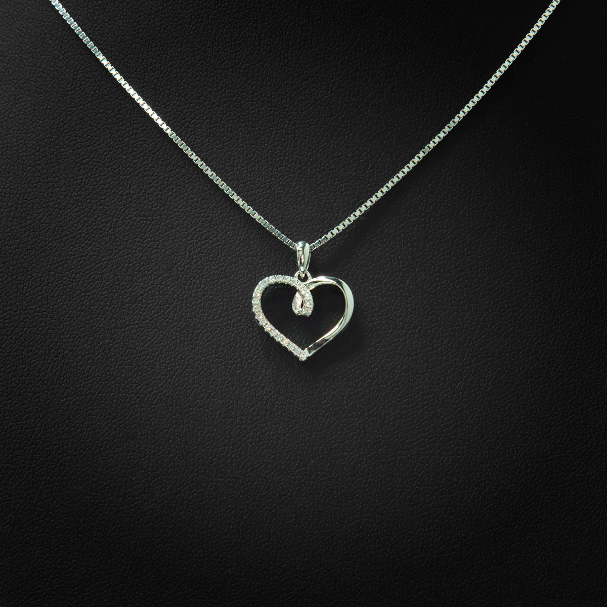 Moissanite Half & Half Heart Pendant & Box Chain