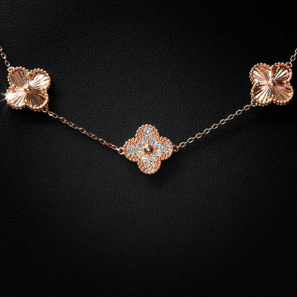 VVS Moissanite Clover Necklace in Rose Gold